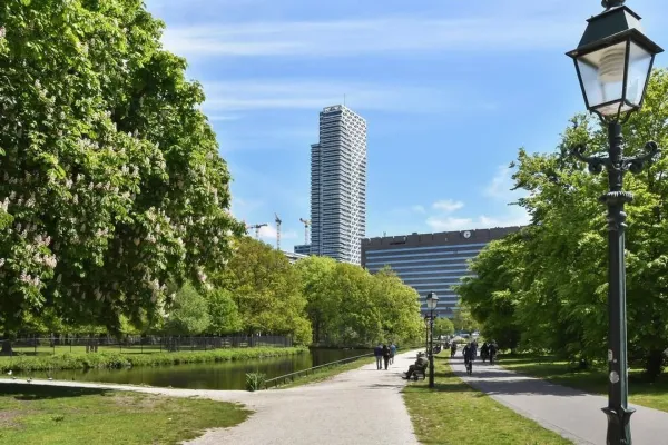 Anna van Buerenplein - Den Haag
