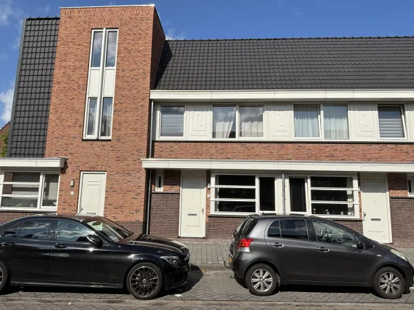 Pastoor van Leeuwenstraat - Helmond